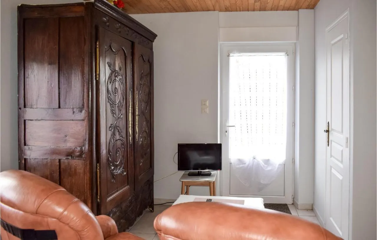 Holiday home Cozy Home In Quemperven With Wifi
